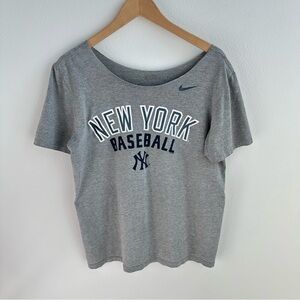 Nike New York Yankees off-the-shoulder baseball tee